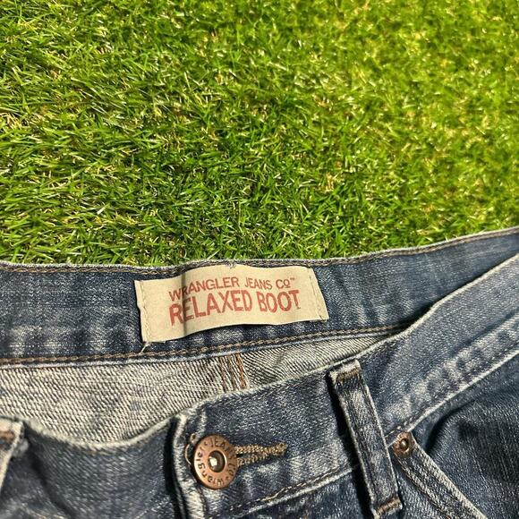 Wrangler Jeans Co. Men's Relaxed Boot Jeans - Picture 2 of 5